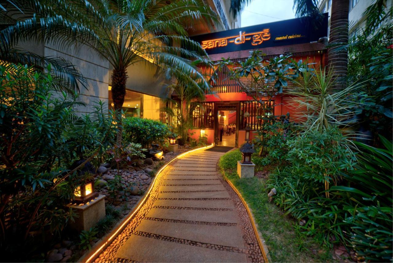 Goldfinch Hotel Bangalore Exterior foto